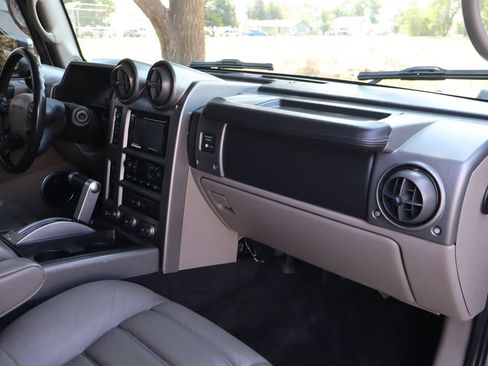 Used 2003 HUMMER H2 w/ Preferred Equipment Group AWD/4WD image 17