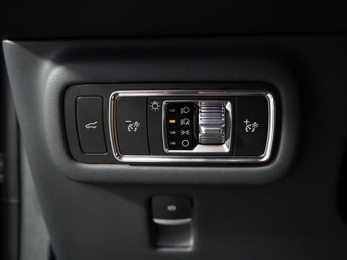 Used 2026 Lincoln Nautilus Premier w/ Equipment Group 102A AWD/4WD image 24