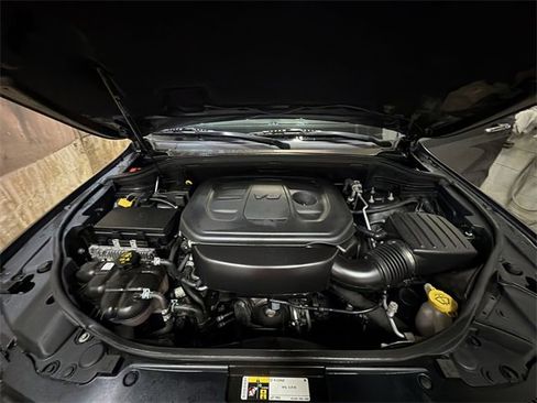 Used 2019 Jeep Grand Cherokee Limited image 27