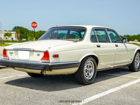 Used 1987 Jaguar XJ6 image 8