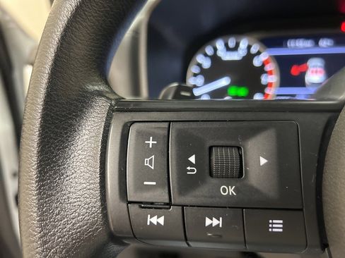 Used 2024 Nissan Rogue SV image 21