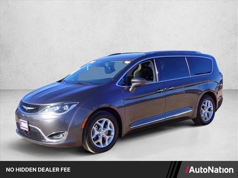 Used 2018 Chrysler Pacifica Touring-L w/ Advanced Safetytec Group FWD image 1