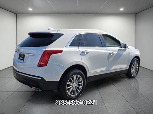 Used 2017 Cadillac XT5 Luxury w/ Driver Awareness Package FWD image 5