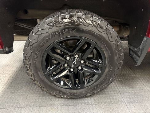 Used 2021 Chevrolet Silverado 1500 LT Trail Boss w/ Convenience Package II image 12