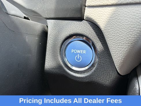 Used 2021 Toyota RAV4 XLE AWD/4WD image 18