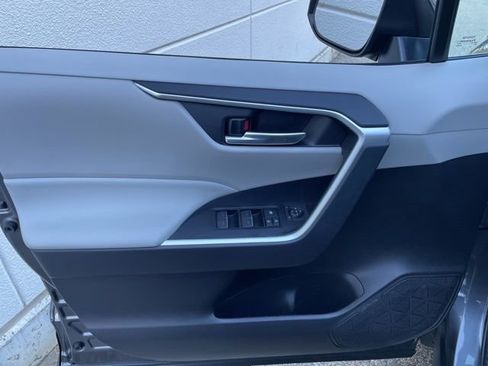 Used 2025 Toyota RAV4 XLE image 17