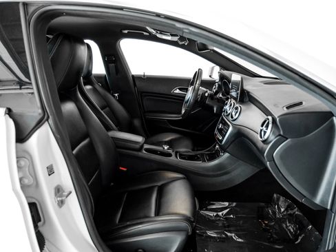 Used 2018 Mercedes-Benz CLA 250 image 33