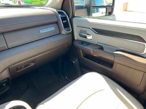 New 2026 RAM 2500 Laramie AWD/4WD image 10