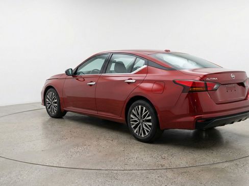 Used 2025 Nissan Altima 2.5 SV image 6