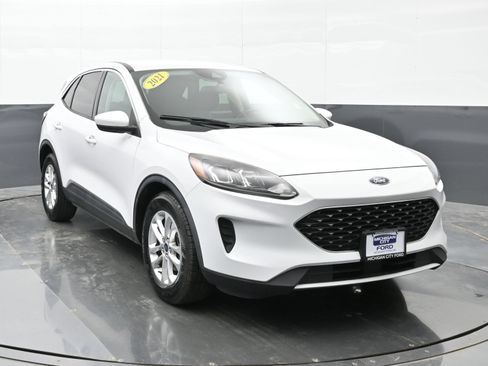 Used 2021 Ford Escape SE w/ Convenience Package FWD image 8