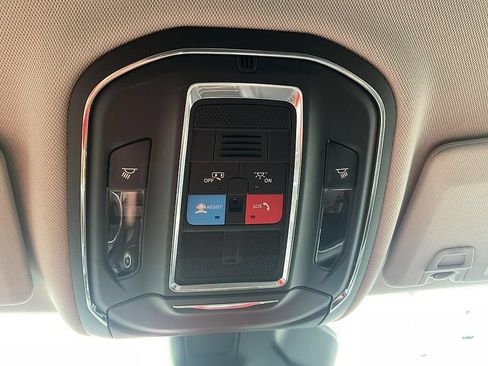 Used 2023 Jeep Grand Cherokee Laredo AWD/4WD image 26