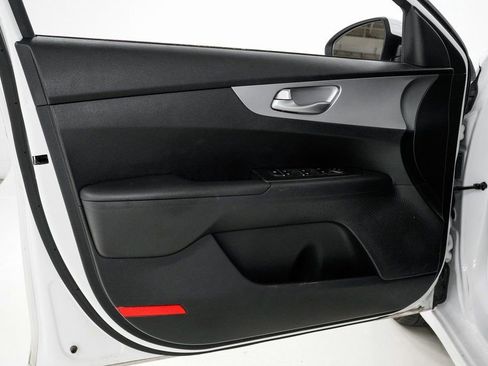 Certified 2023 Kia Forte LXS image 7