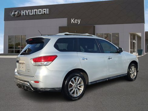 Used 2013 Nissan Pathfinder SV w/ Trailer Tow Pkg image 4