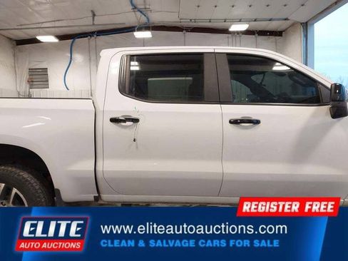 Used 2019 Chevrolet Silverado 1500 LT Trail Boss AWD/4WD image 25