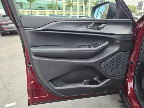 New 2025 Jeep Grand Cherokee L Laredo image 21