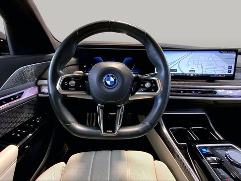 Used 2024 BMW i7 xDrive60 w/ Executive Package AWD/4WD image 5