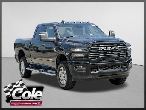 Used 2025 RAM 2500 Big Horn AWD/4WD image 1