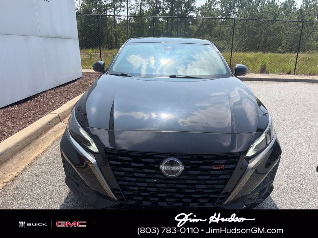 Used 2023 Nissan Altima 2.0 SR FWD image 2