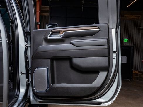 Used 2024 Chevrolet Silverado 2500 High Country w/ High Country Premium Package AWD/4WD image 40