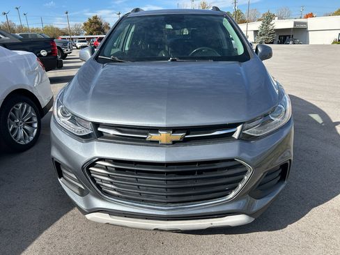 Used 2019 Chevrolet Trax LT w/ LT Convenience Package image 3