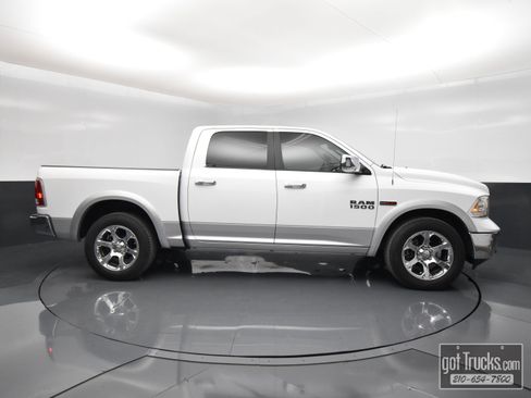 Used 2018 RAM 1500 Laramie RWD image 53