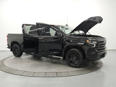 Used 2024 Chevrolet Silverado 1500 High Country w/ Midnight Edition AWD/4WD image 9