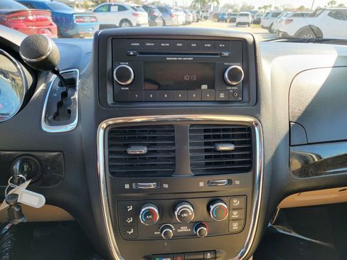 Used 2013 Dodge Grand Caravan SXT image 20