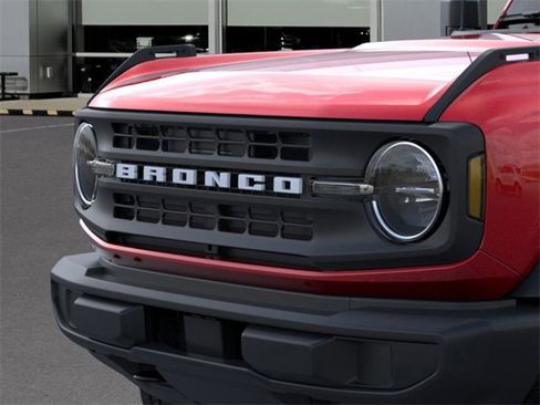 New 2025 Ford Bronco Base image 19