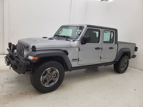 Used 2020 Jeep Gladiator Sport image 18