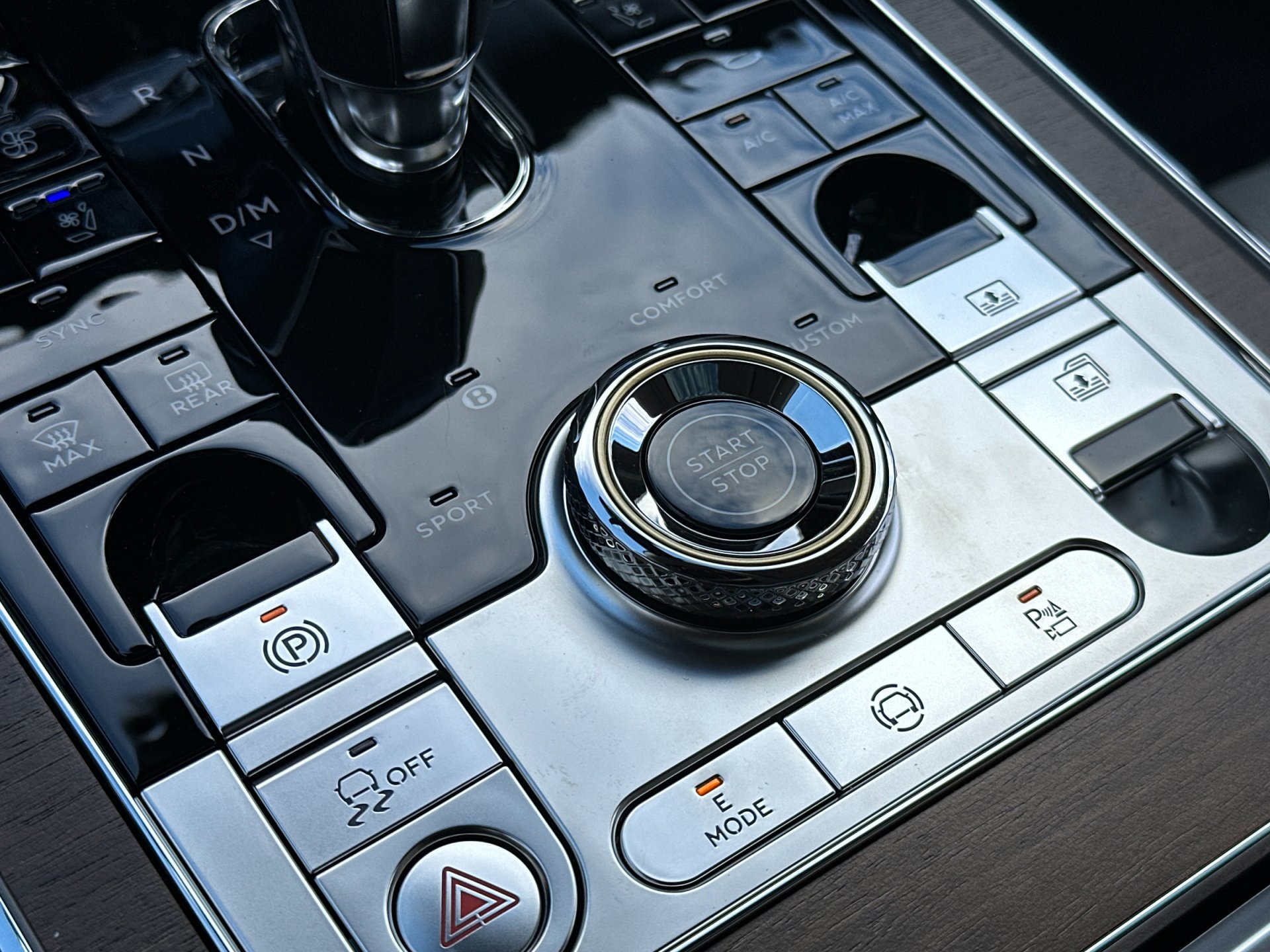 Used 2026 Bentley Flying Spur V8 AWD/4WD image 25