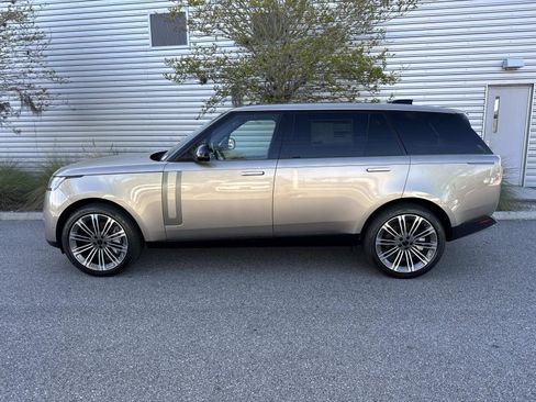 New 2026 Land Rover Range Rover Long Wheelbase SE AWD/4WD image 2