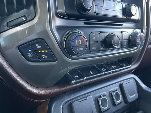 Used 2014 Chevrolet Silverado 1500 High Country w/ High Country Premium Package image 30