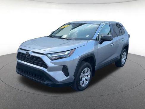 Used 2024 Toyota RAV4 LE FWD image 6