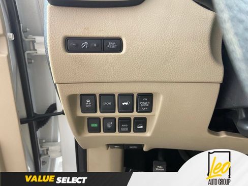 Used 2016 Nissan Rogue SV w/ SV Premium Package AWD/4WD image 11