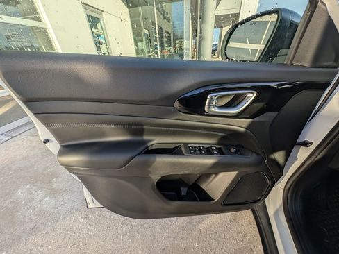 New 2026 Jeep Compass Latitude image 34