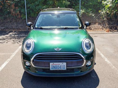 Used 2018 MINI Cooper 4-Door Hardtop FWD image 2