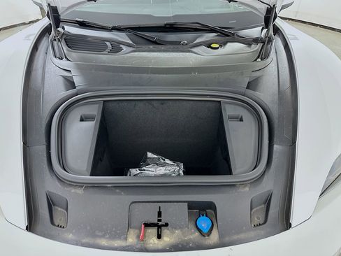 New 2025 Porsche Taycan 4S image 32