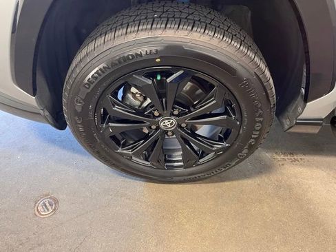 Used 2022 Toyota RAV4 SE w/ Convenience Package image 29