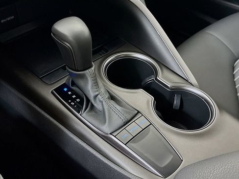 Used 2023 Toyota Camry SE FWD image 19