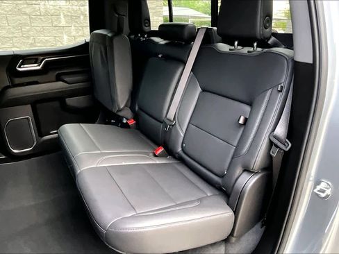 Used 2024 GMC Sierra 1500 SLT image 21