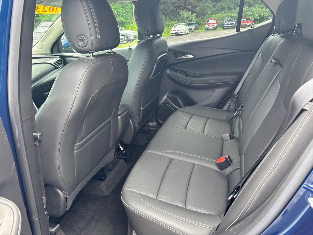 Used 2023 Buick Encore GX Essence w/ Experience Buick Package FWD image 16