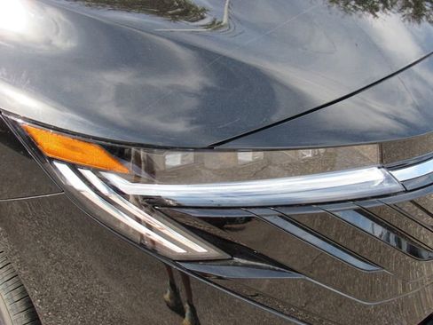 New 2026 Nissan Sentra SV w/ SV Convenience Package FWD image 7