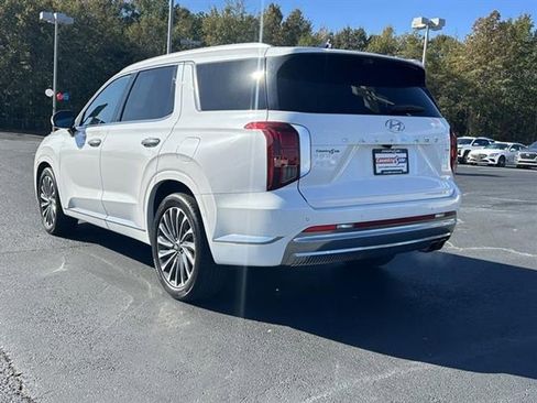Used 2024 Hyundai Palisade Calligraphy image 7