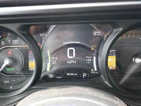 Used 2024 Jeep Wrangler Unlimited Sahara AWD/4WD image 12
