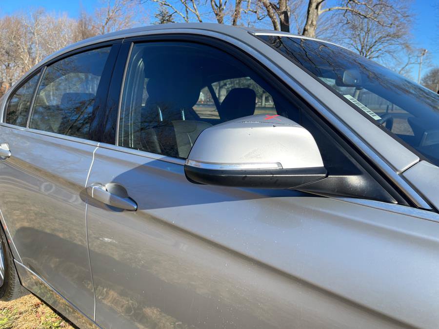 Used 2017 BMW 330e w/ Technology Package RWD image 5