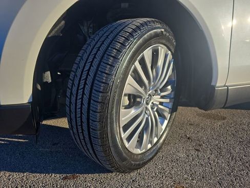 Certified 2021 Toyota Venza Limited image 32