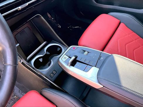 Used 2025 BMW X1 xDrive28i w/ M Sport Package image 17