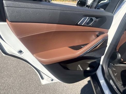 Used 2022 BMW X6 xDrive40i image 16