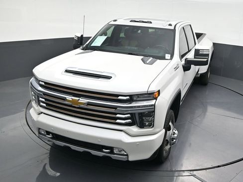Used 2022 Chevrolet Silverado 3500 High Country image 22