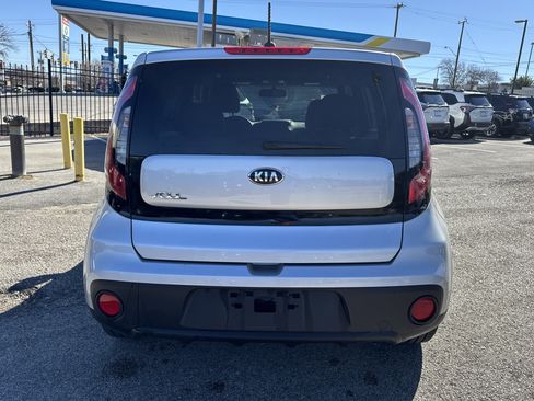 Used 2018 Kia Soul image 4